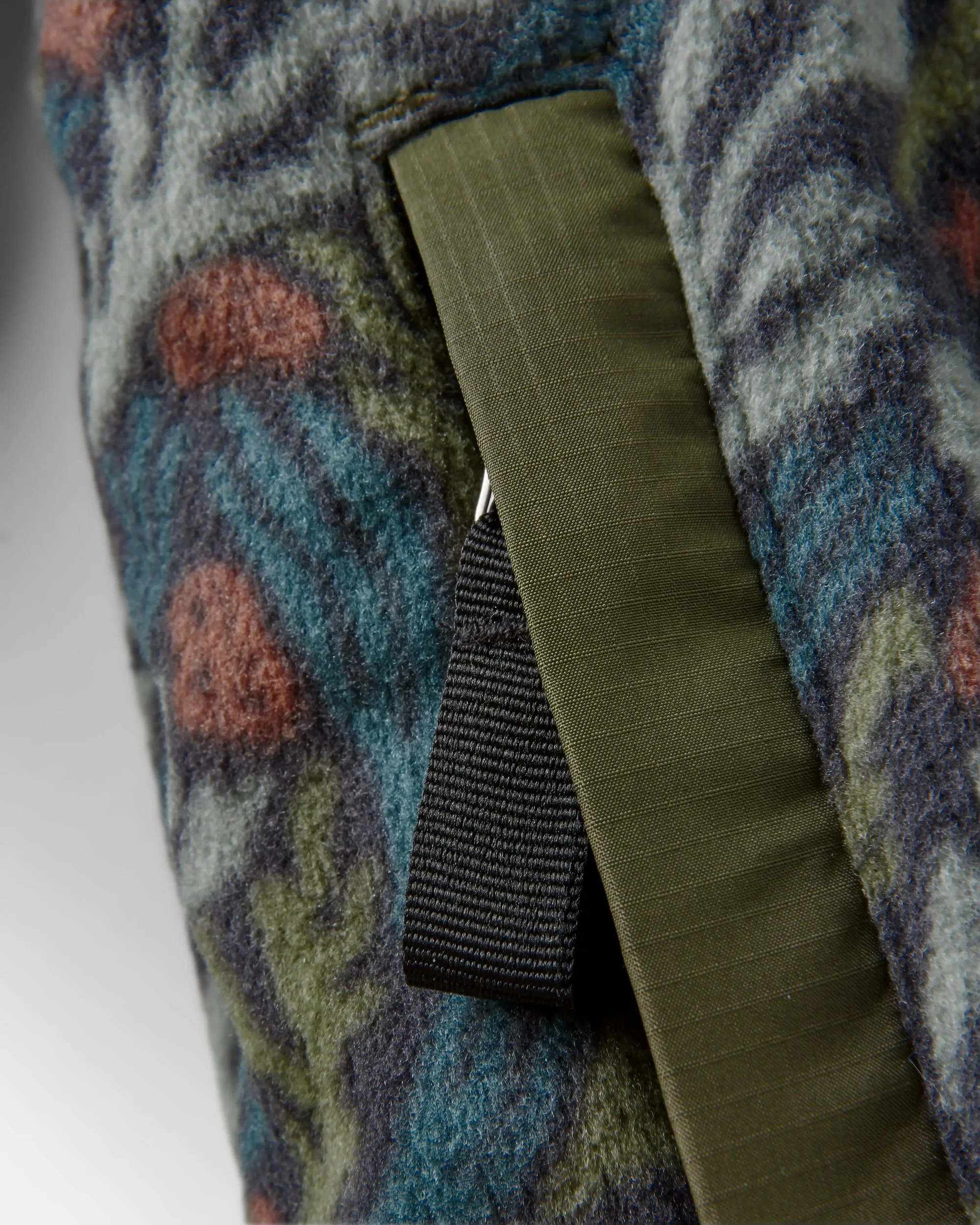 Adrift Polar Fleece - Ocean Current Black - Image 11