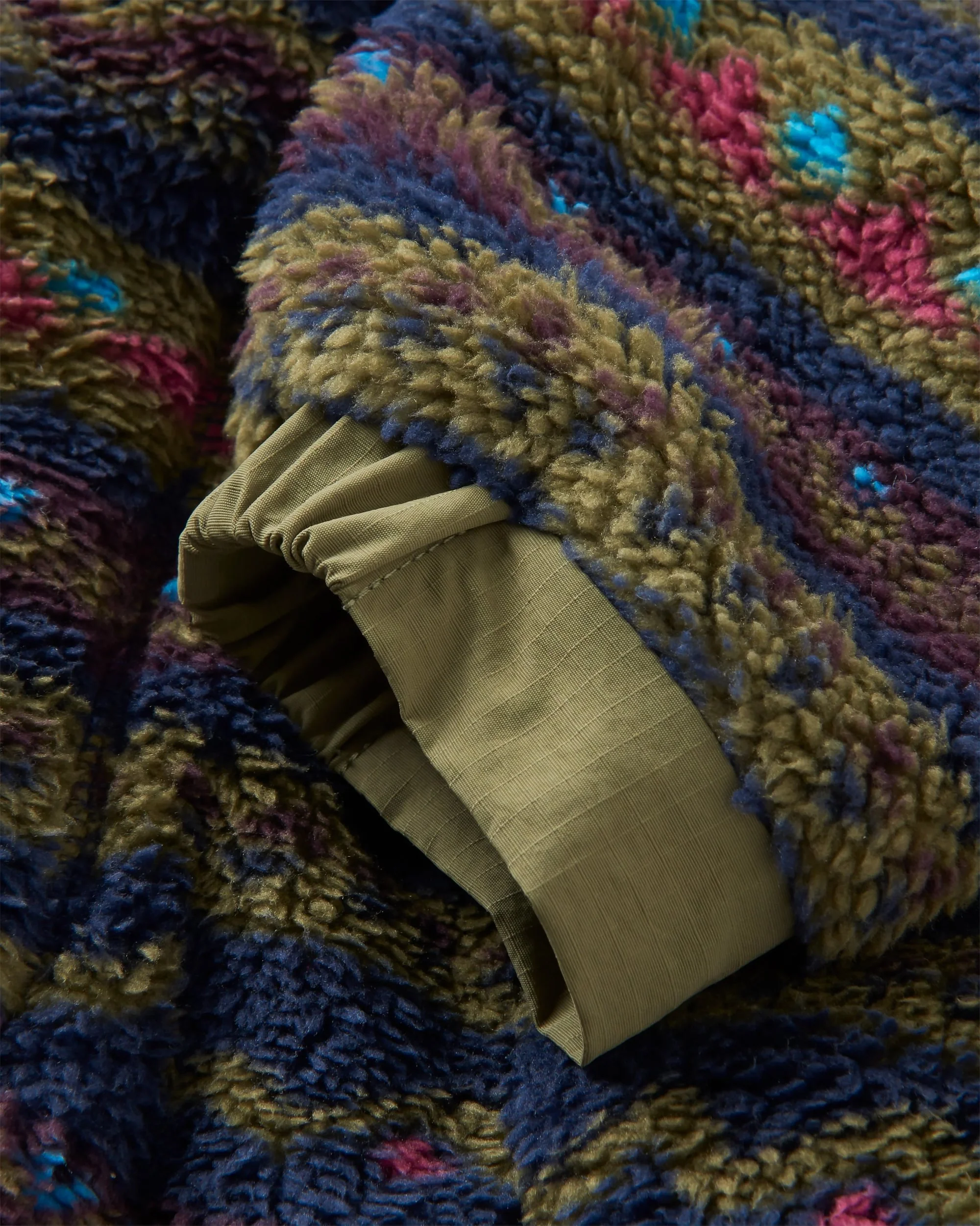 Beaumont Sherpa Hooded Fleece - Mountain Geo Multi - Image 7