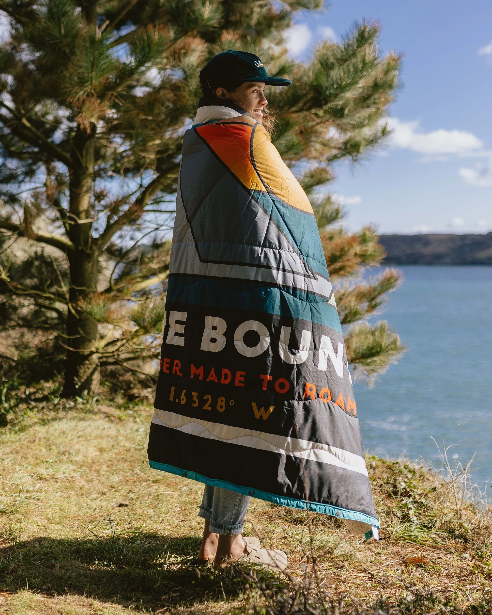 Cabin Sherpa Blanket - Black 'Nowhere Bound' Print - Image 3
