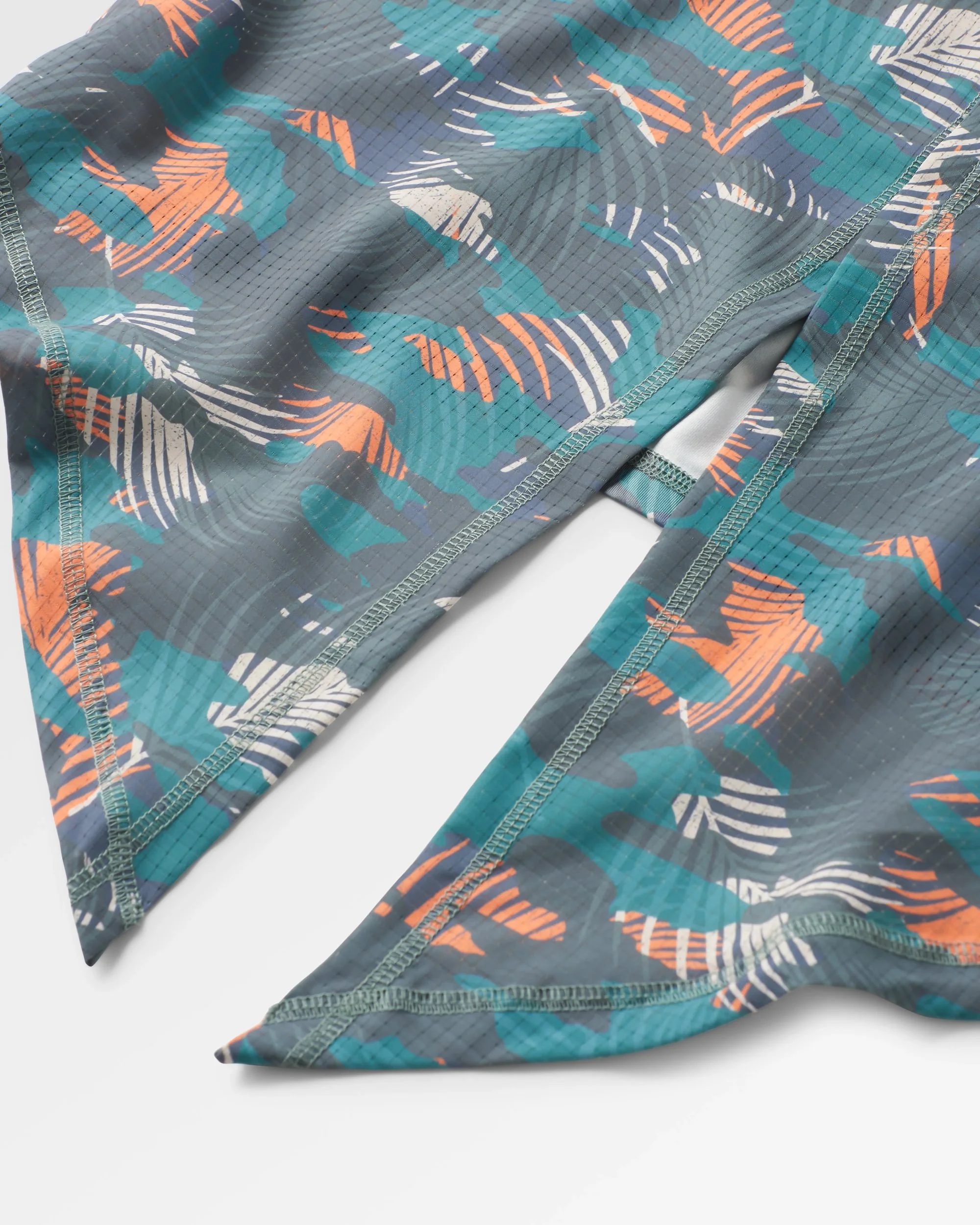 Chakra Tie Back Active T-Shirt - Palm Camo Deep Sea - Image 9