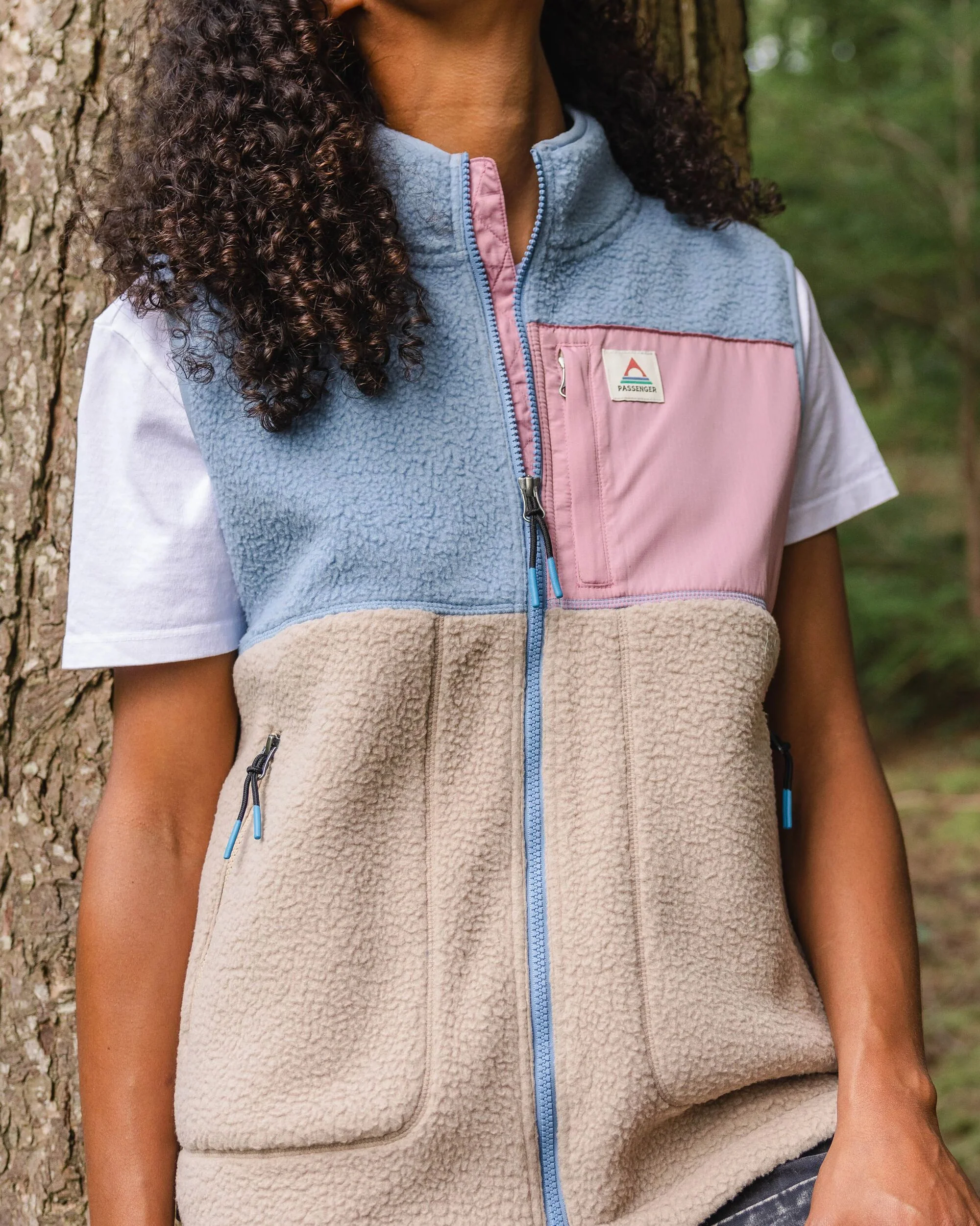 Fairbanks Sherpa Gilet - Faded Denim/Simply Taupe - Image 3