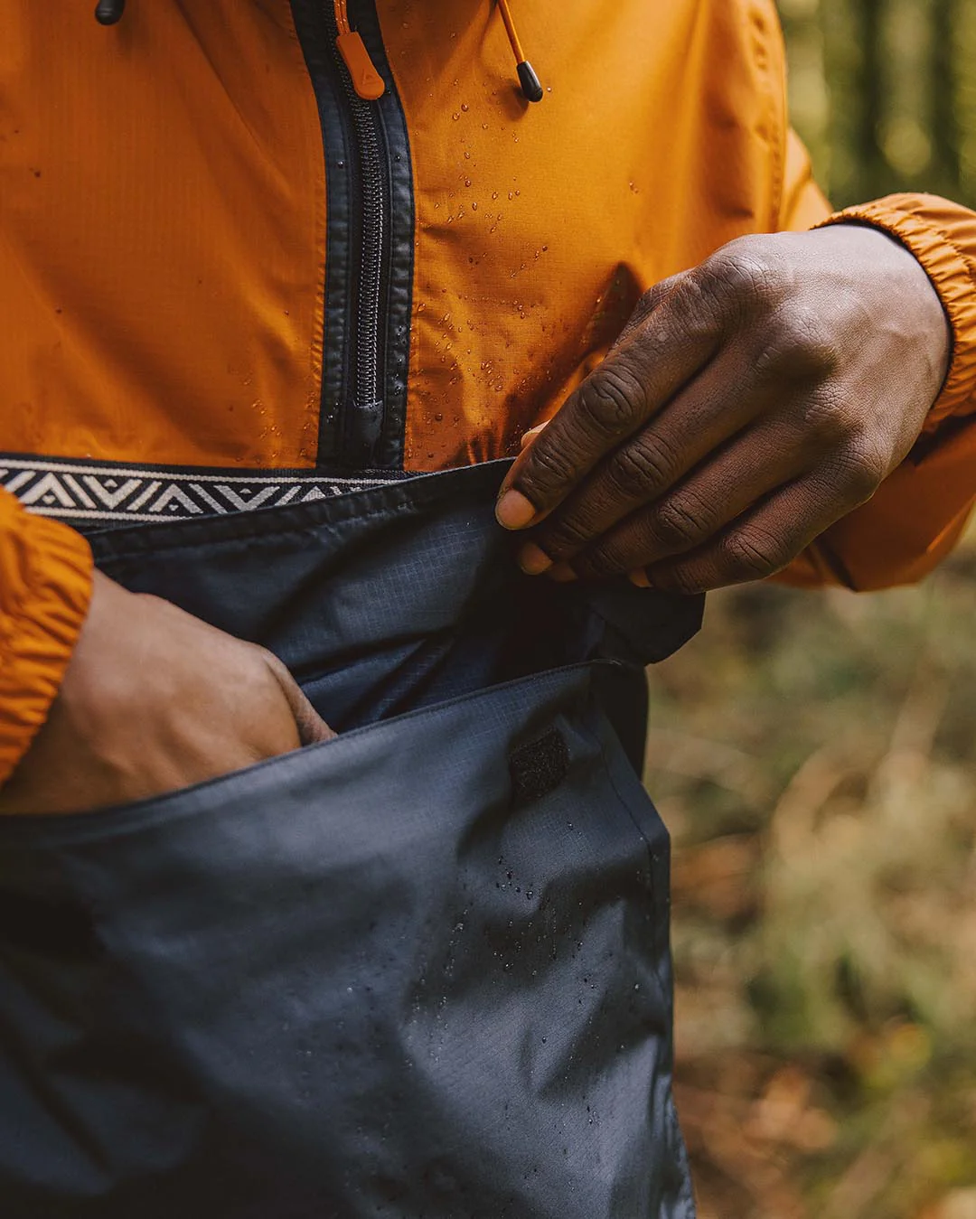 Flow 1/2 Zip Water Resistant Jacket - Glazed Ginger/Deep Navy - Image 3