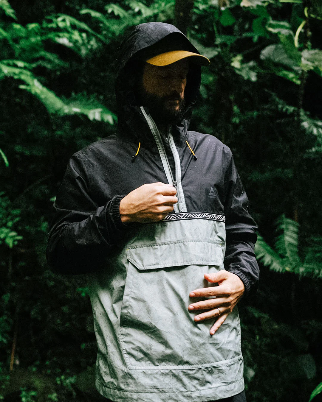 Flow 1/2 Zip Water Resistant Jacket - True Black/Pistachio - Image 2