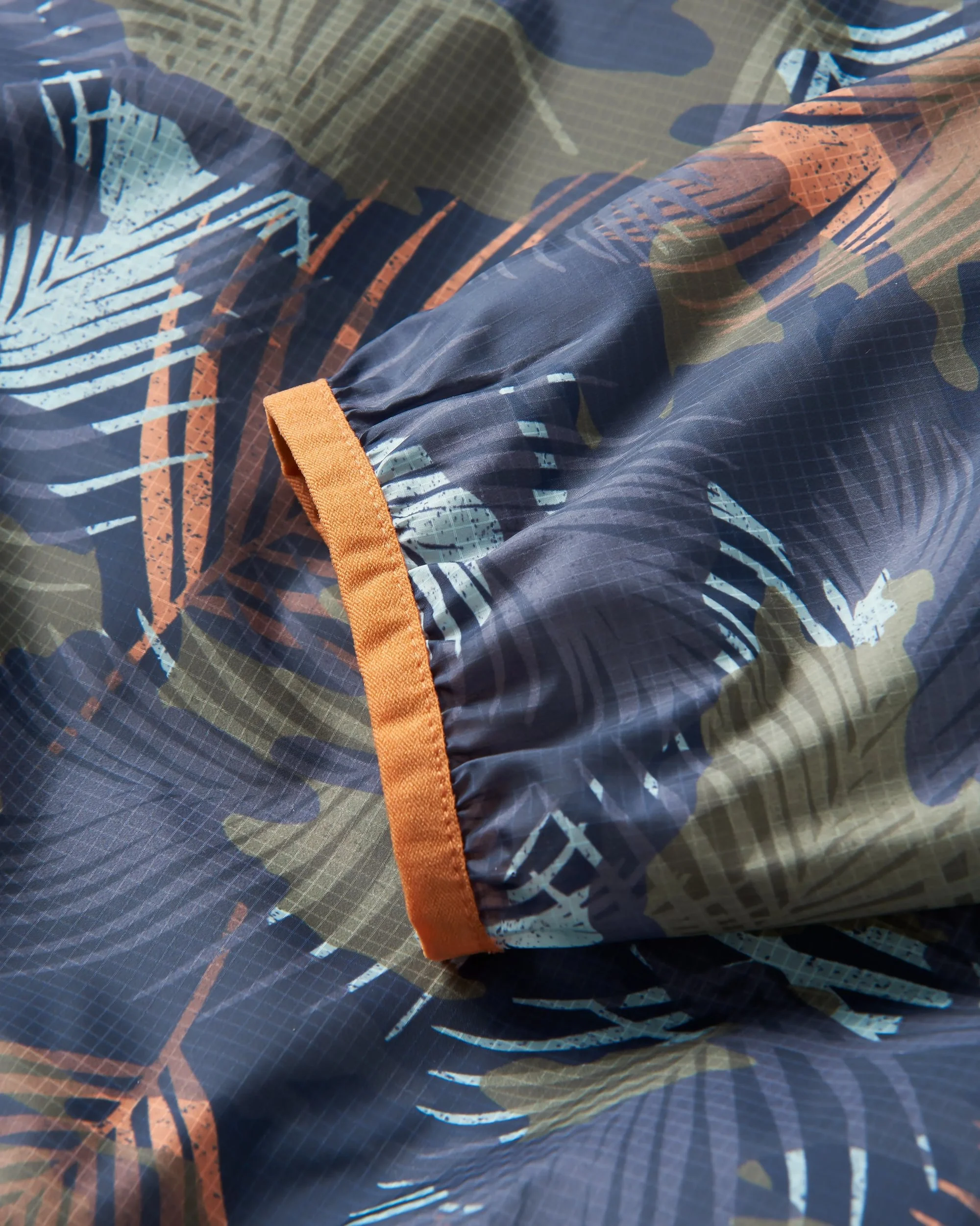 Gusto Windshell Anorak - Palm Camo Apricot - Image 10