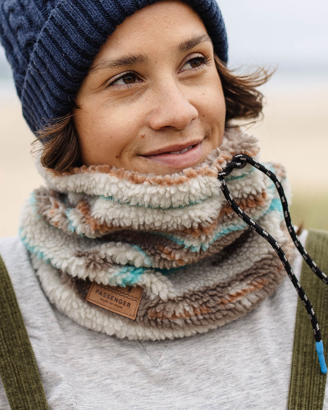 Mulled Sherpa Fleece Snood - Warm Ivory Geo Pattern - Image 4