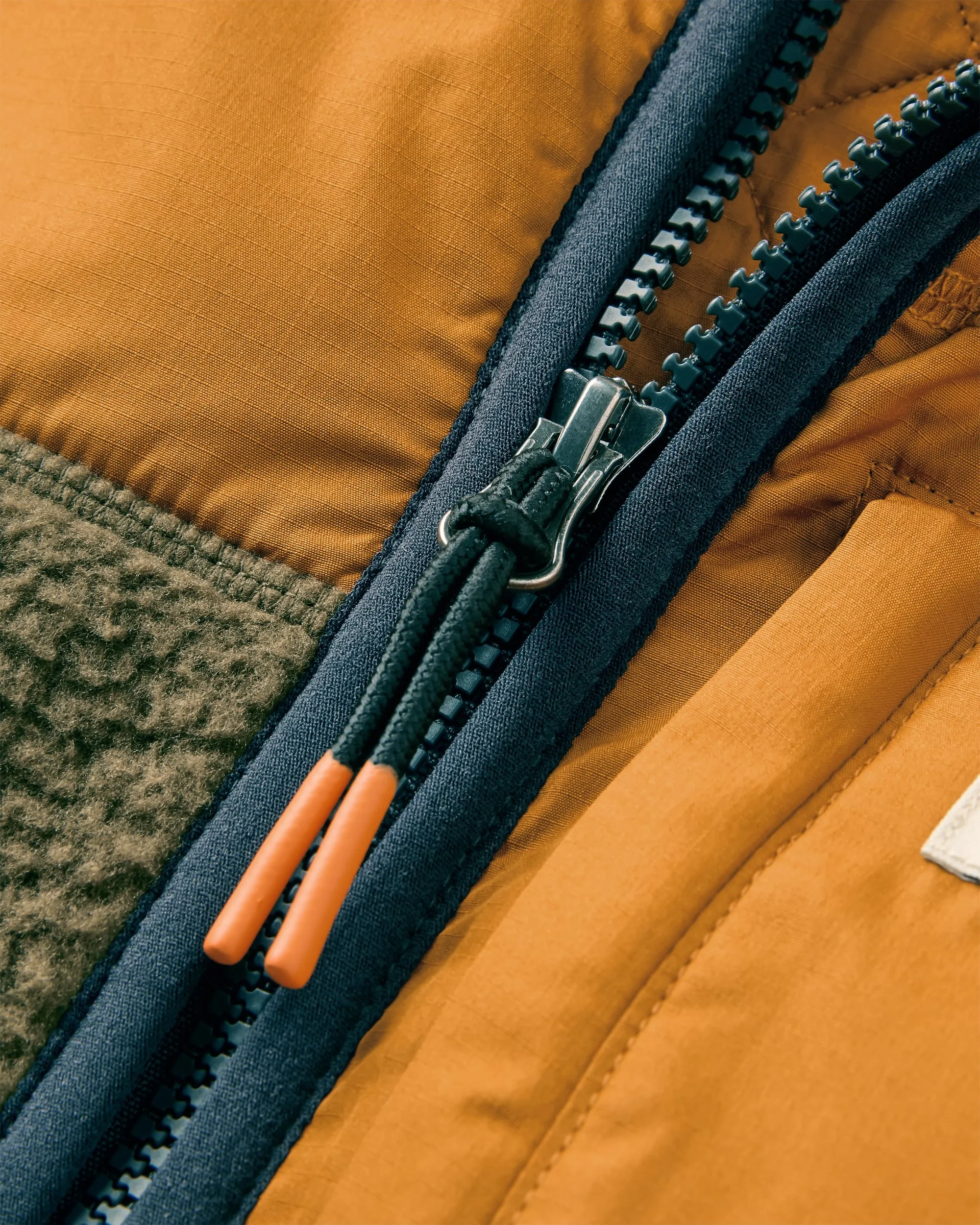 Offgrid Sherpa Fleece Vest - Dark Olive - Image 8