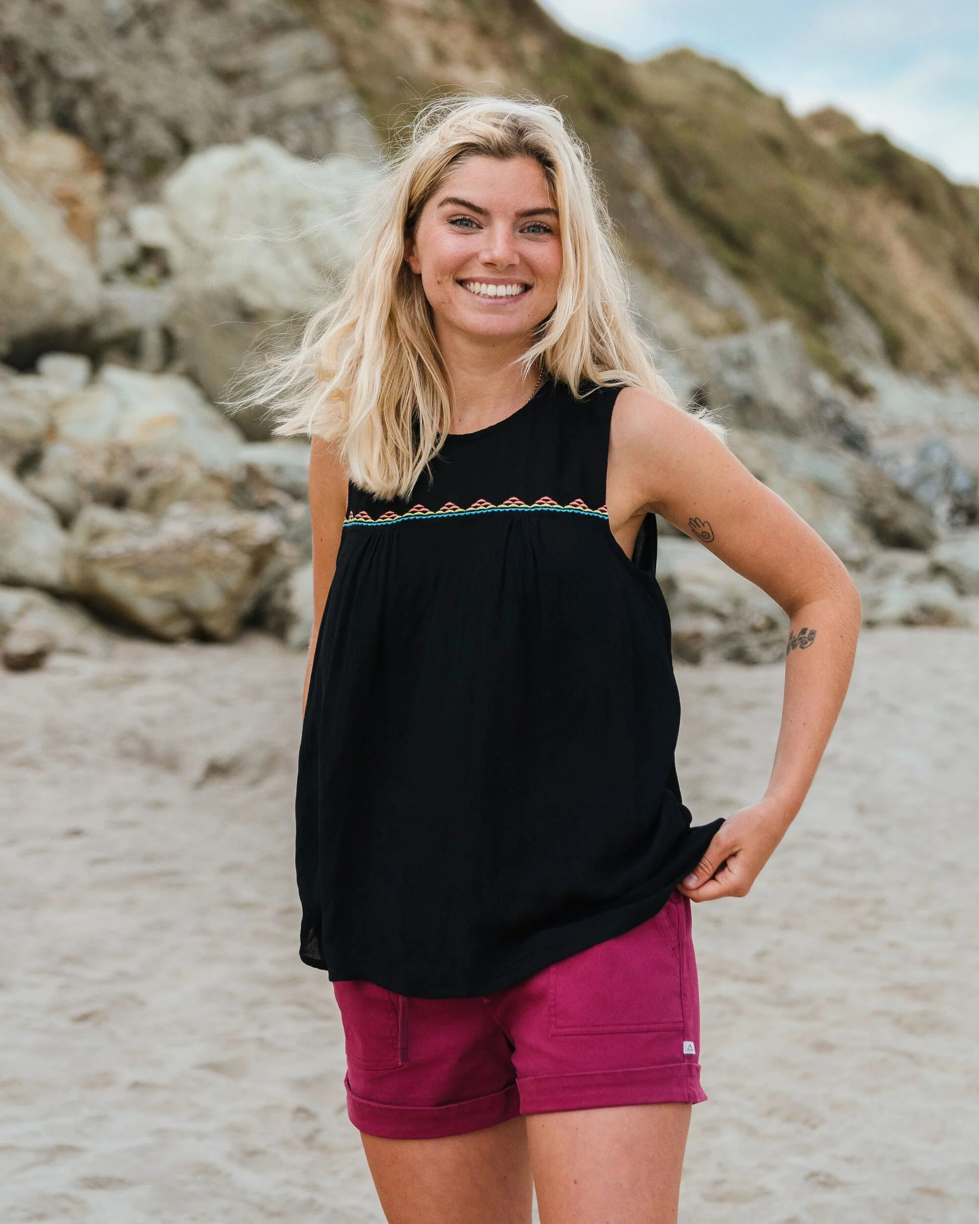 Petal Vest - Black - Image 6