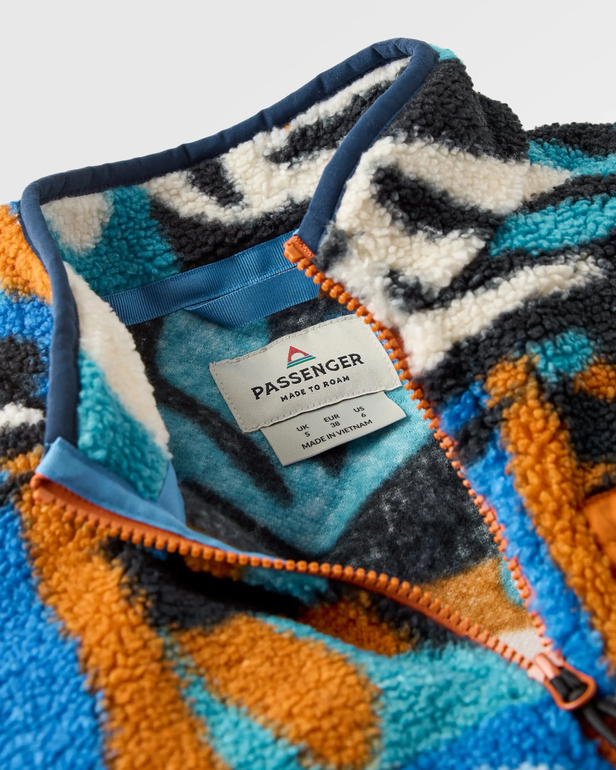 Ravi Sherpa Fleece - Mountain Foliage Blue - Image 11