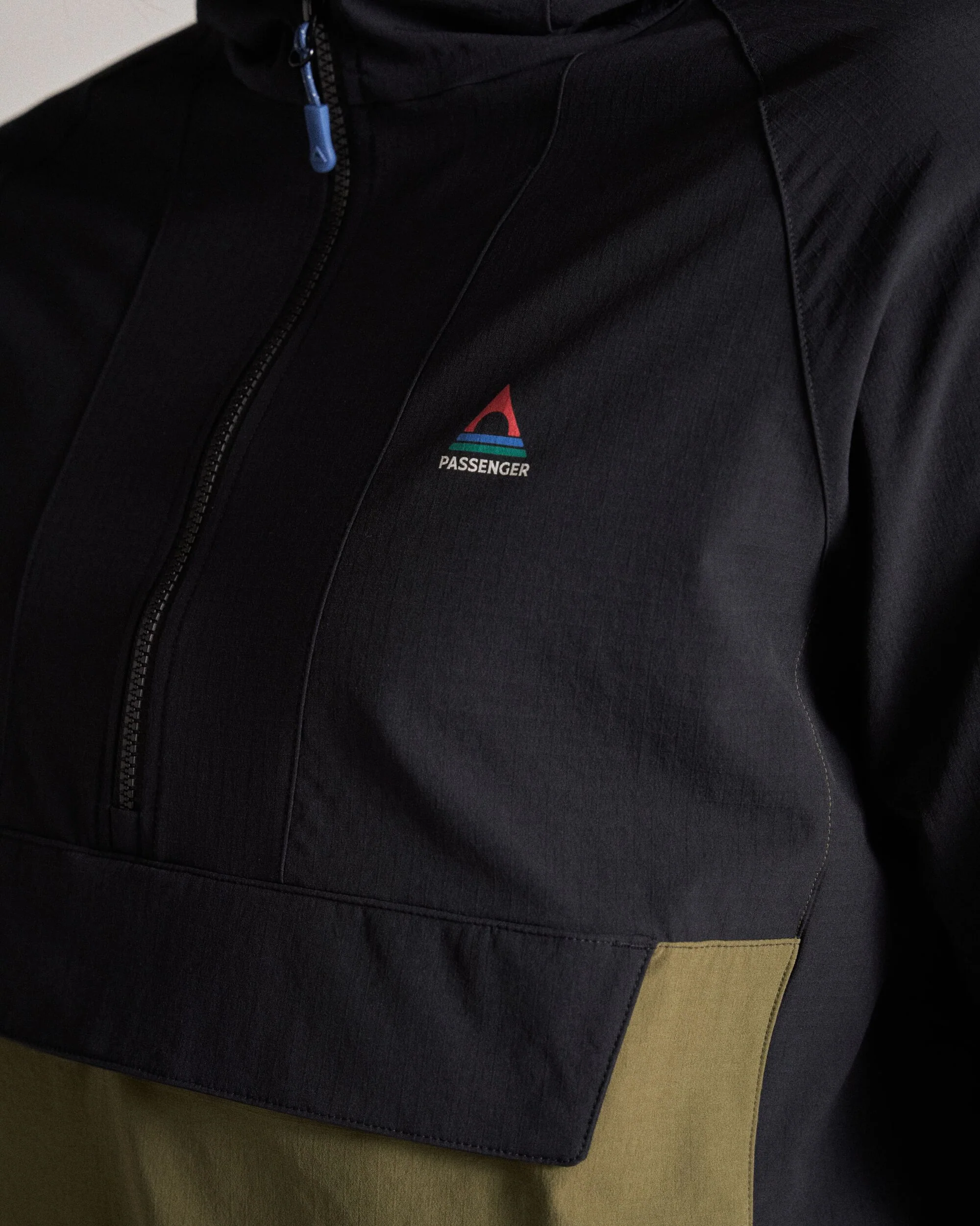 Roamer Light Softshell Anorak - Black/Khaki - Image 7