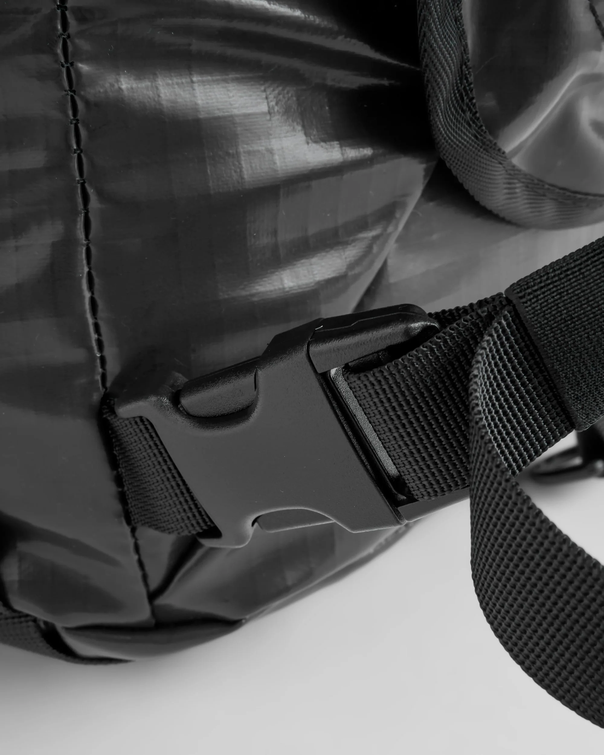 Roamer 40L Duffel Bag - Phantom Black - Image 10