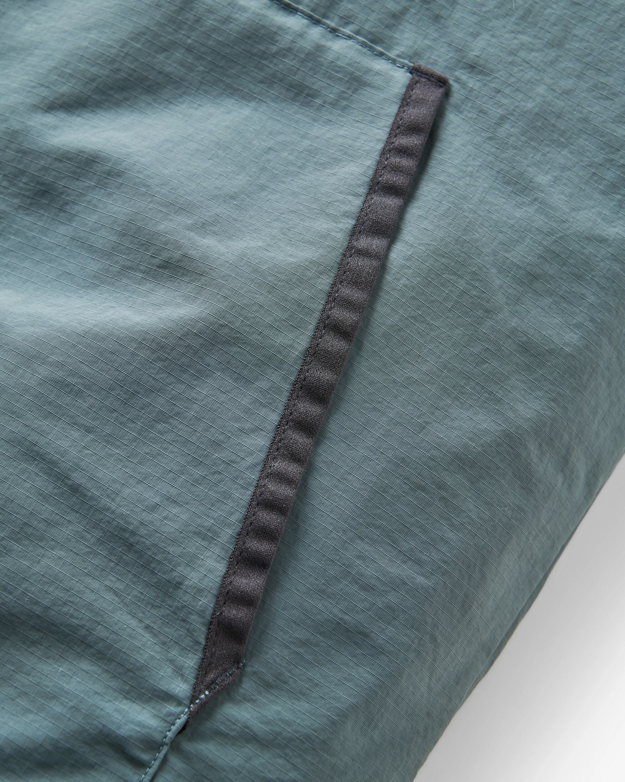 Set Off Reversible Polartec® Fleece Vest - Warm Beige/Marine Blue - Image 9