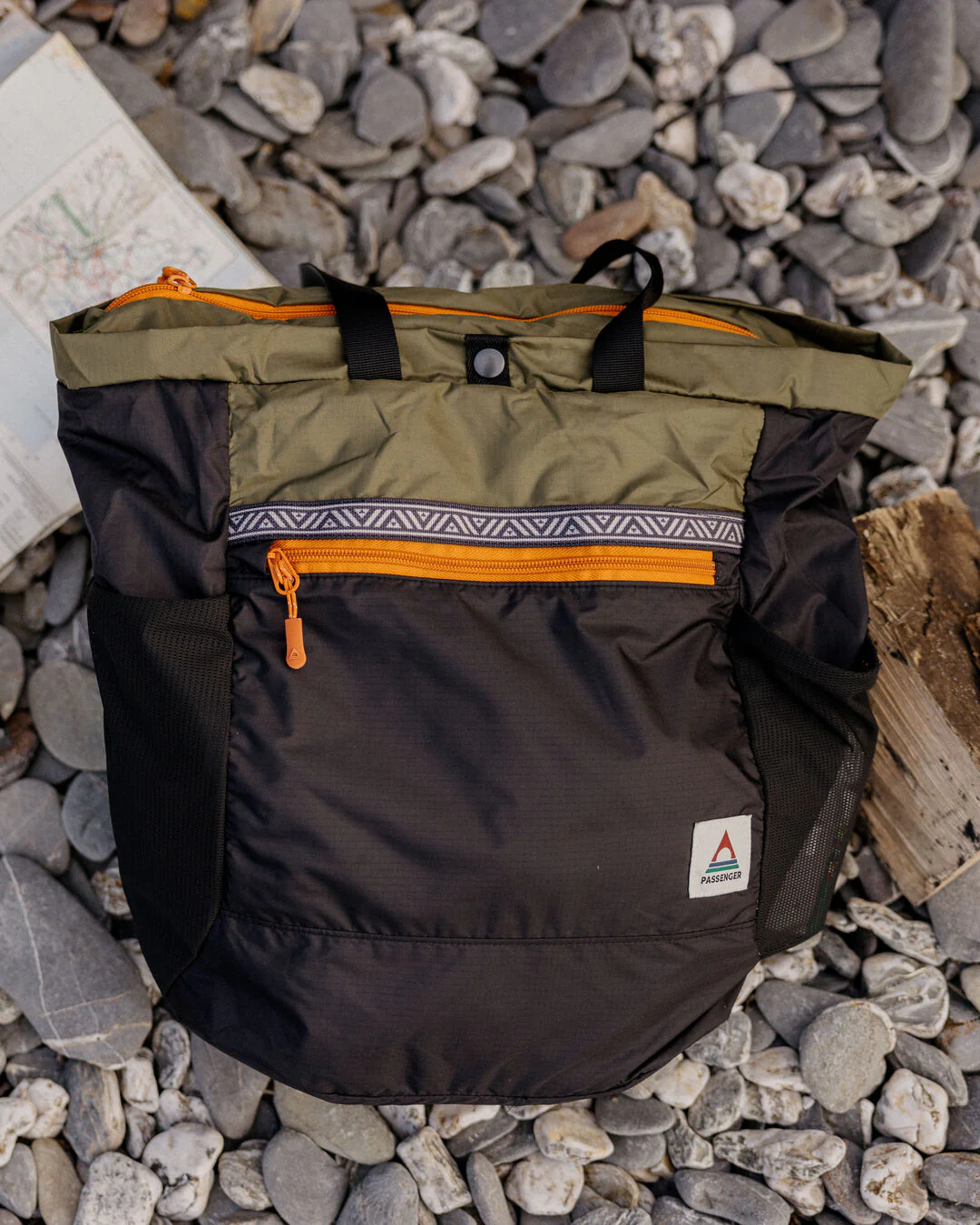 Stow Tote 22L Backpack - True Black/ Khaki - Image 9