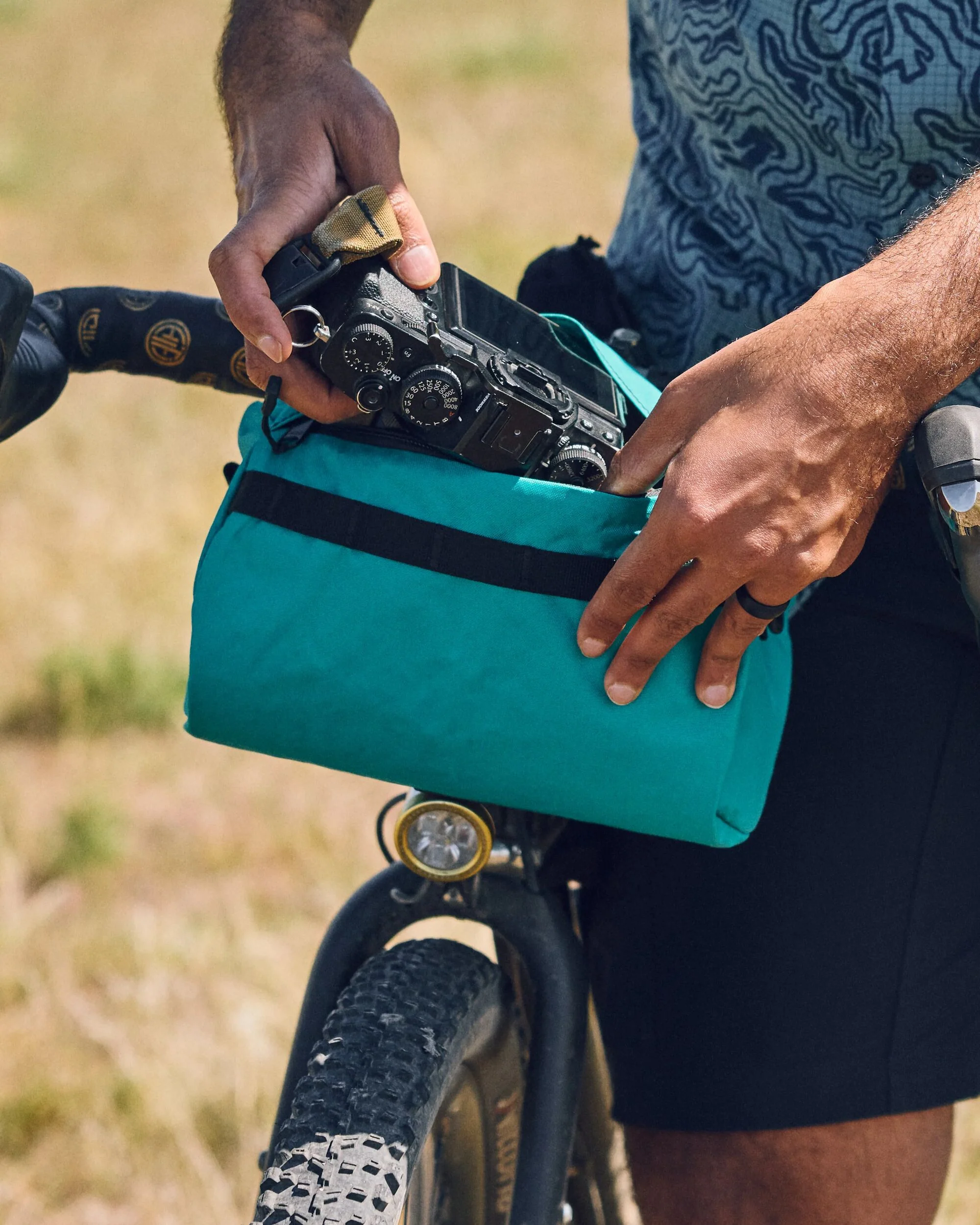 Swift Industries Bandito Bicycle Bag - Teal - Image 4