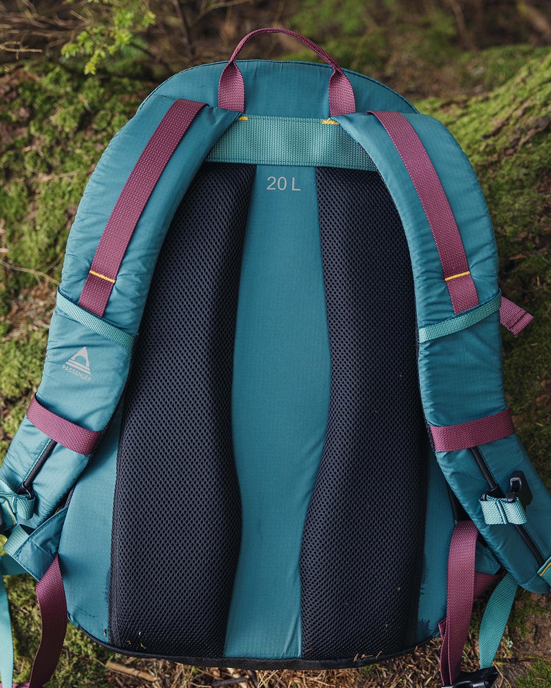 Track 20L Backpack - Mediterranean - Image 9