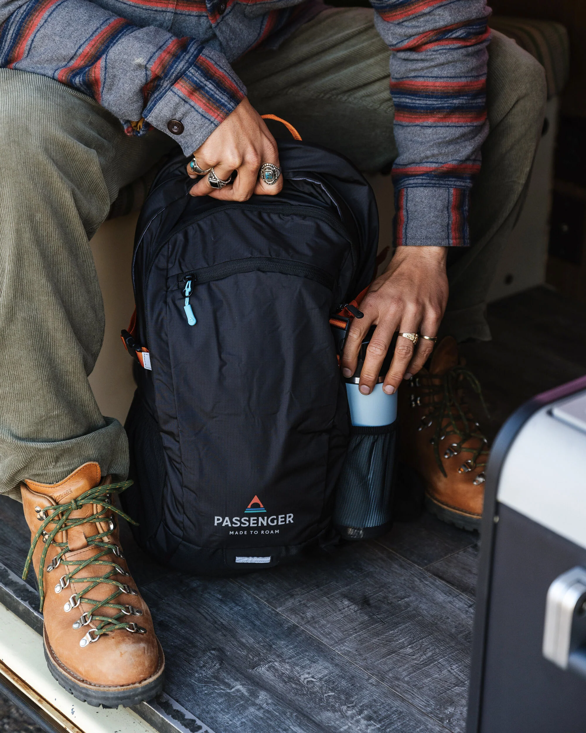Track 30L Backpack - Black - Image 2