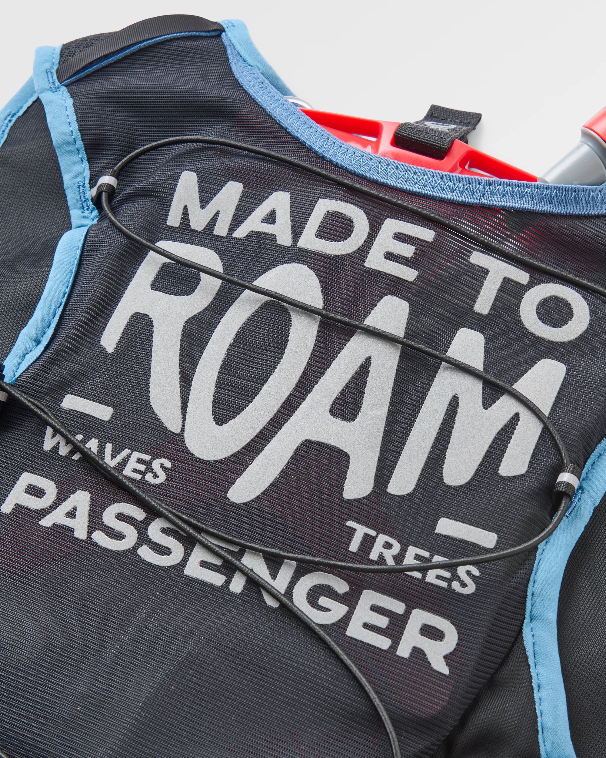 Traverse Trail Vest - Black - Image 3