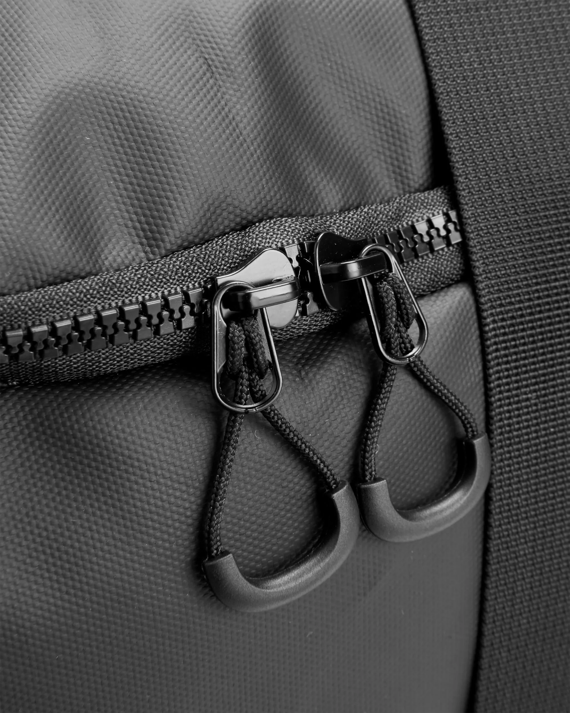 Vandrobe Duffel - Black - Image 12