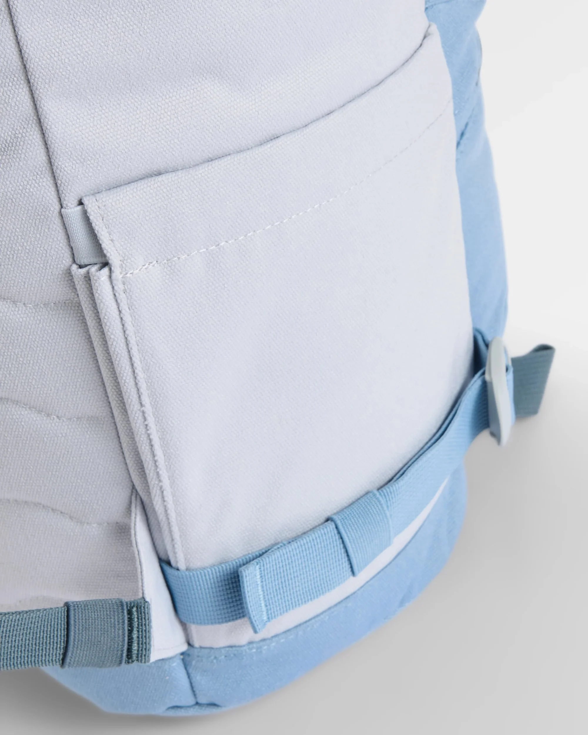 Vantage 24L Backpack - Faded Denim/ Grey Blue - Image 6