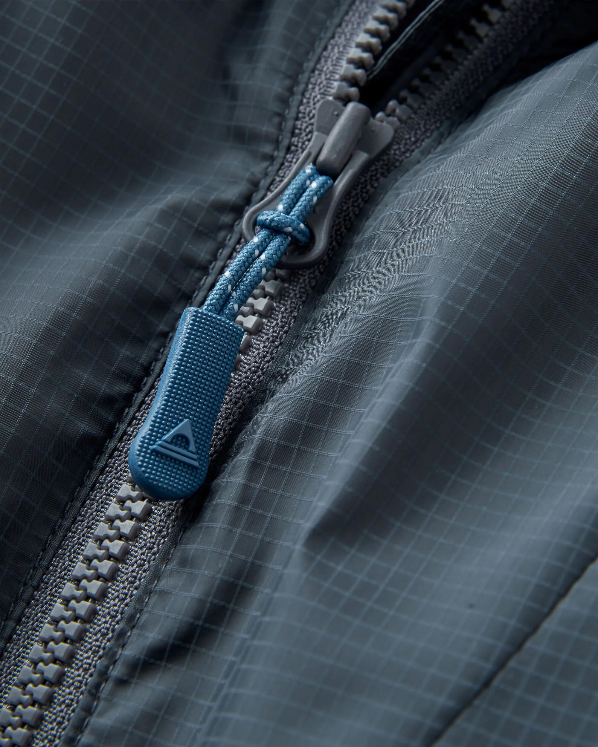 Viento Windshell Anorak - Charcoal - Image 5