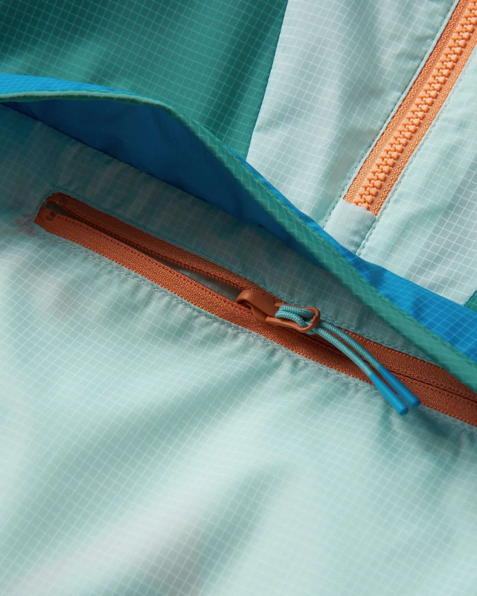 Viento Windshell Anorak - Surf Spray/Deep Sea - Image 11