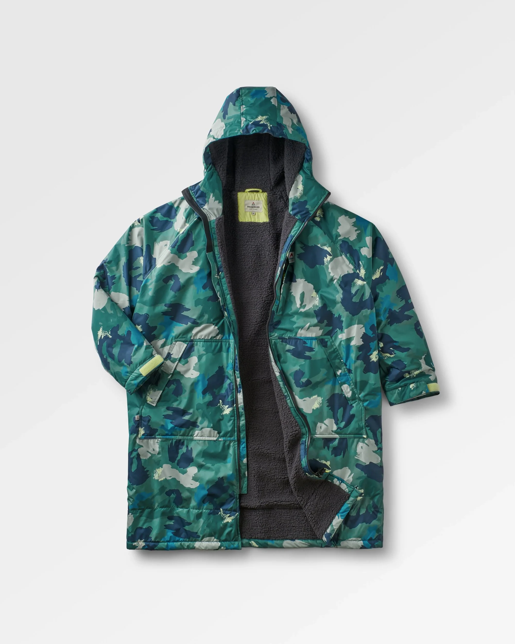 Waves Sherpa Lined Changing Robe - Alpine Camo Rain Forest - Image 2