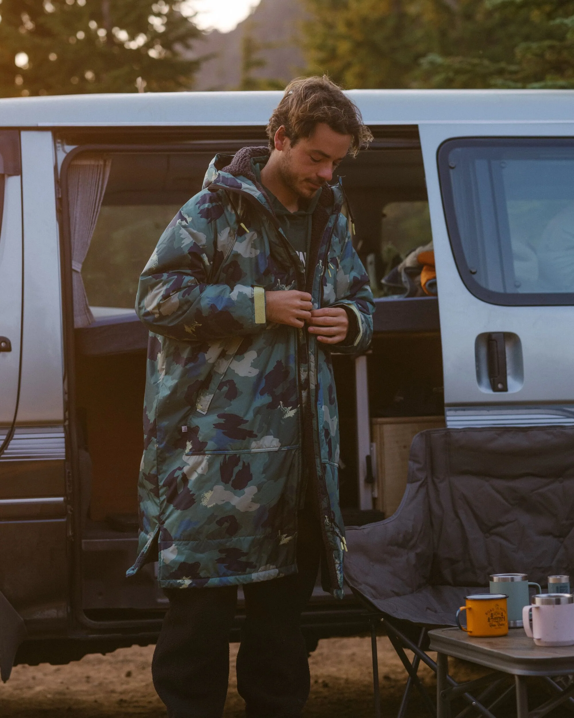Waves Sherpa Lined Changing Robe - Alpine Camo Rain Forest - Image 6