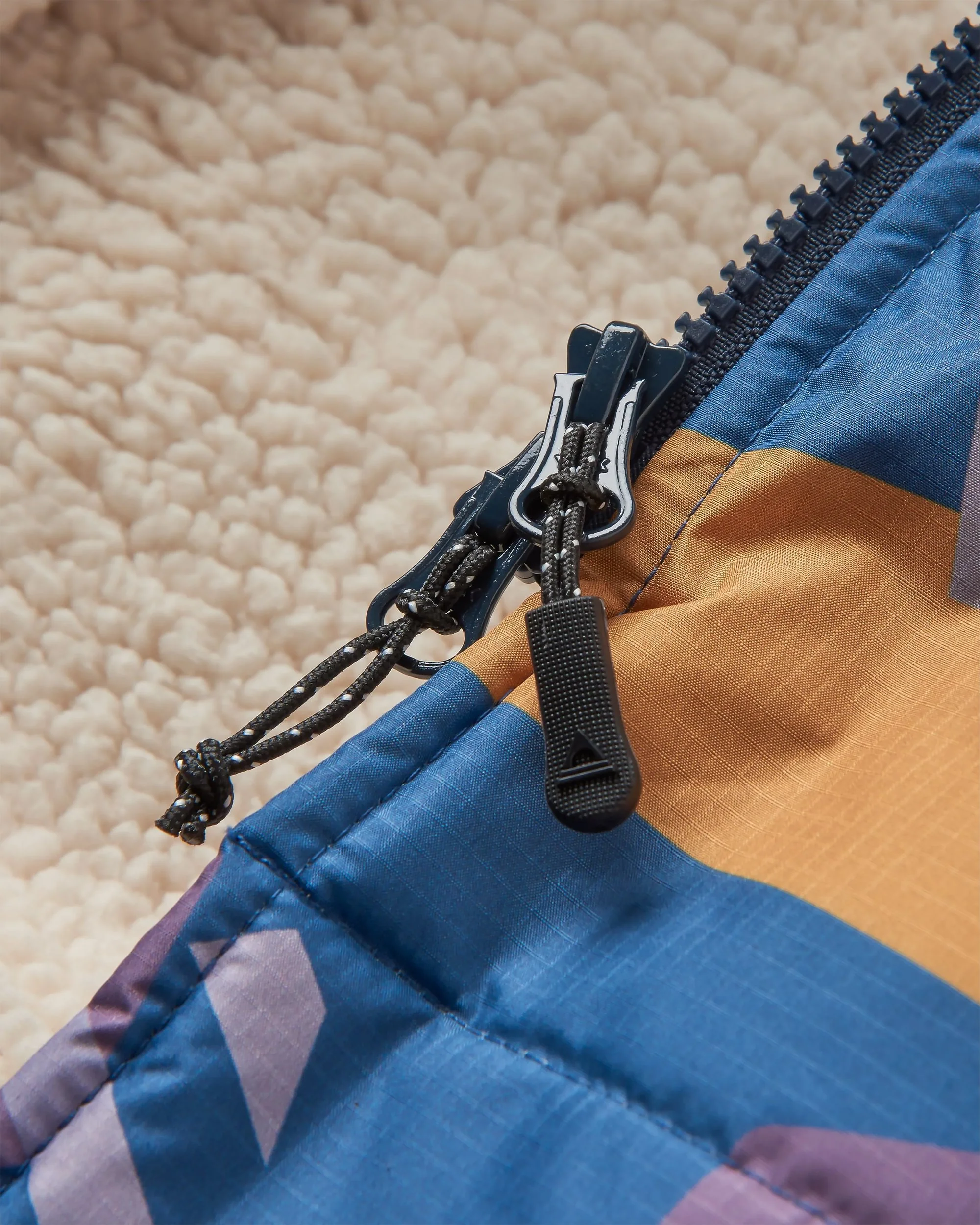 Waves Sherpa Lined Changing Robe - Deep Blue Camo Pattern - Image 9