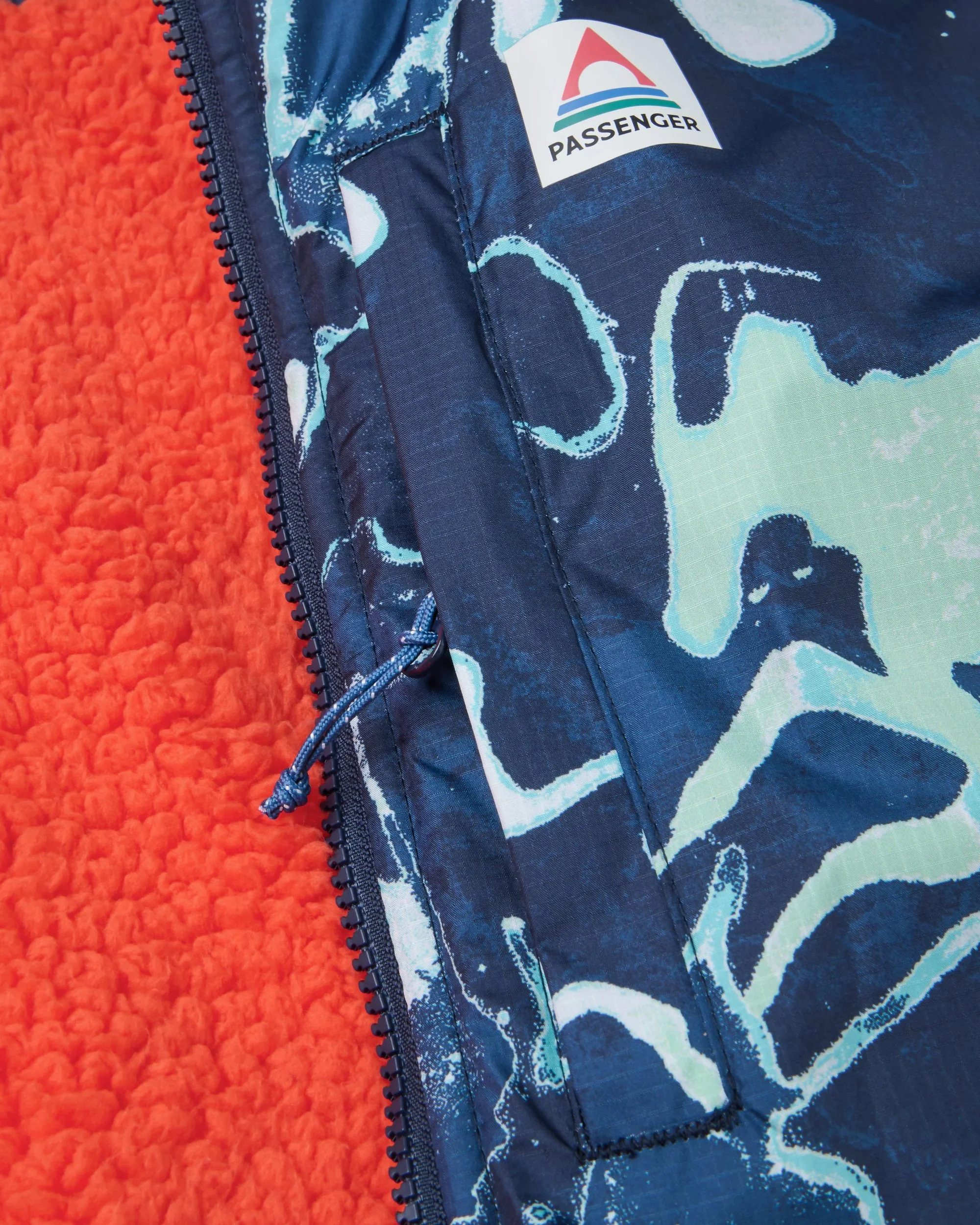 Waves Sherpa Lined Changing Robe - Frost Rich Navy - Image 6