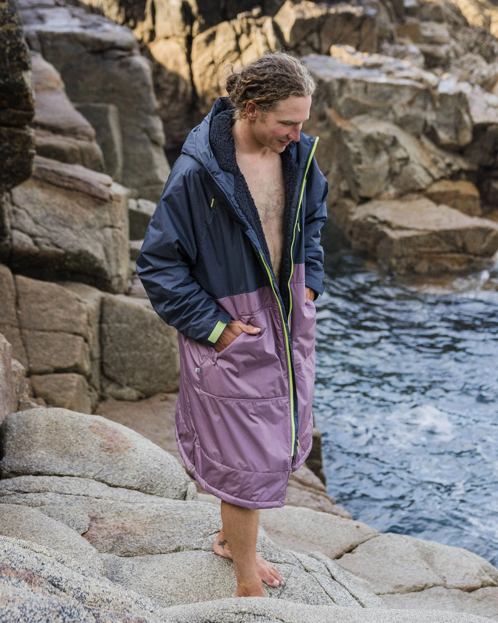Waves Sherpa Lined Changing Robe - Grape / Charcoal - Image 3