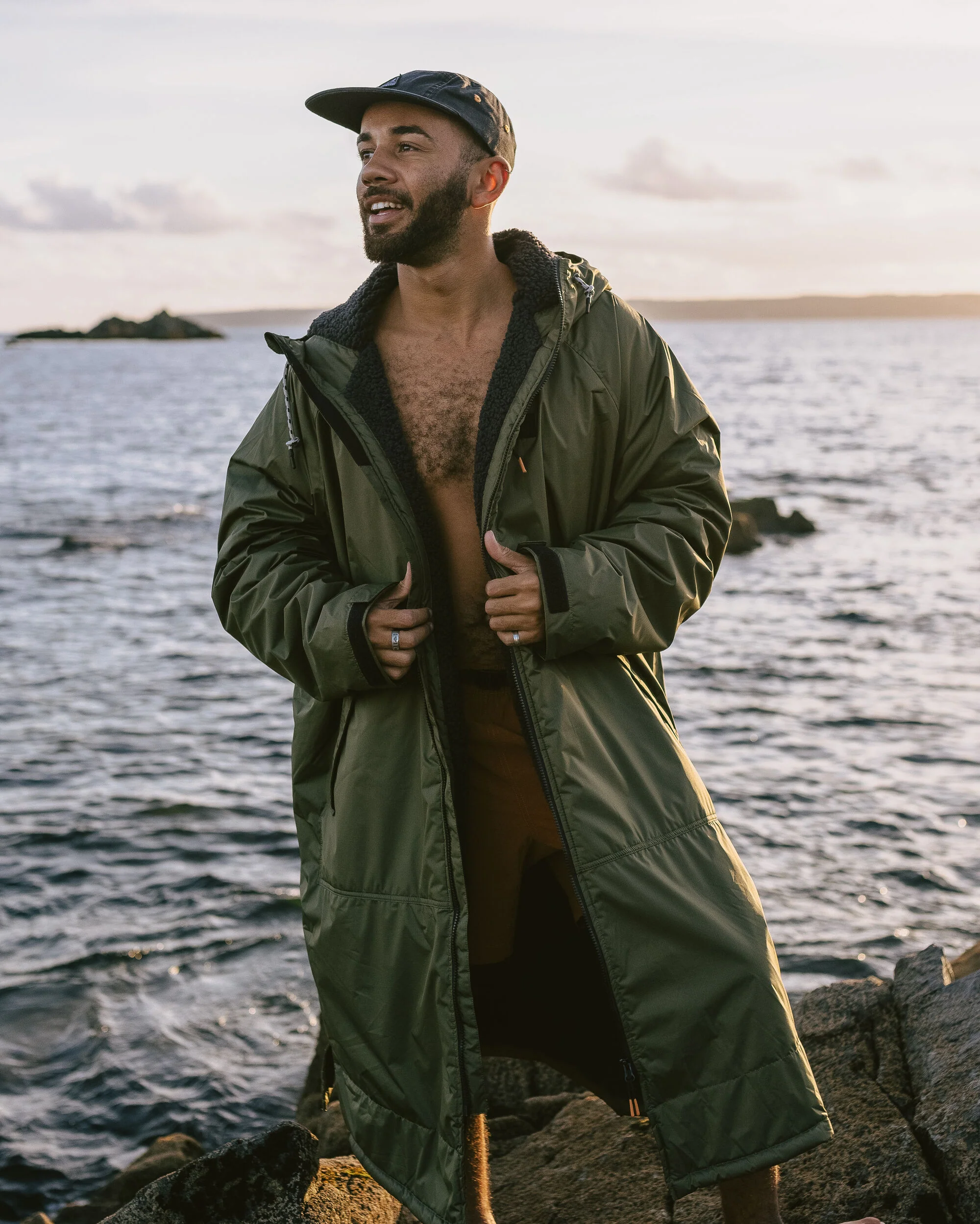 Waves Sherpa Lined Changing Robe - Khaki - Image 7