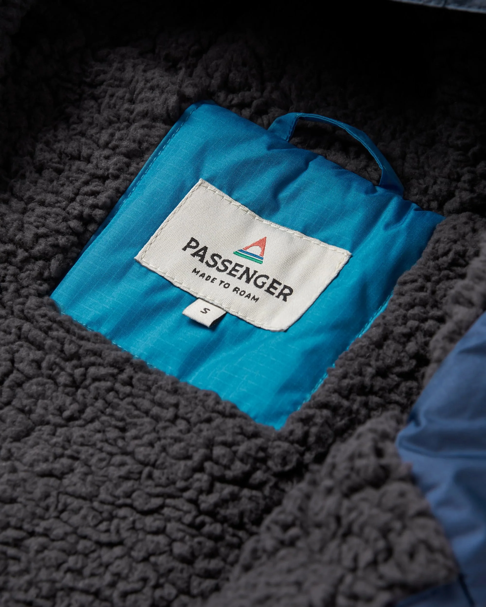 Waves Sherpa Lined Changing Robe - Rich Navy - Image 14