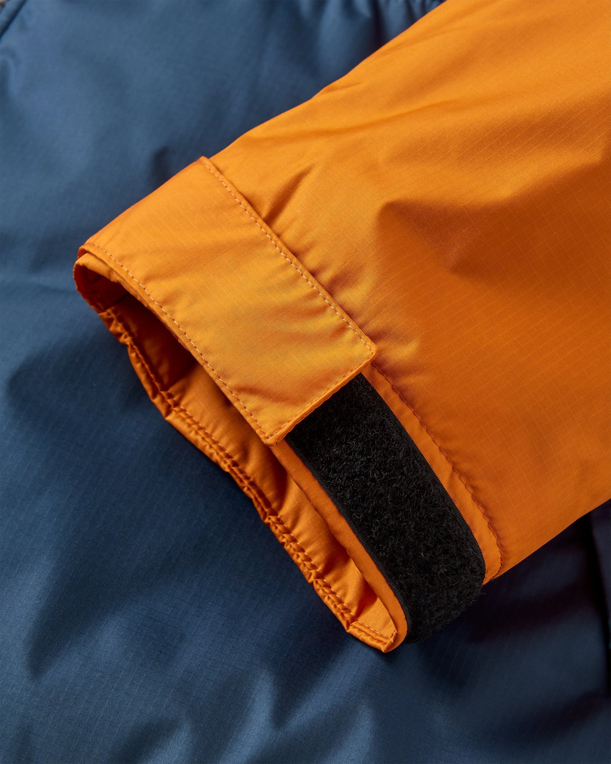 Waves Sherpa Lined Changing Robe - Sunrise Orange/Rich Navy - Image 7