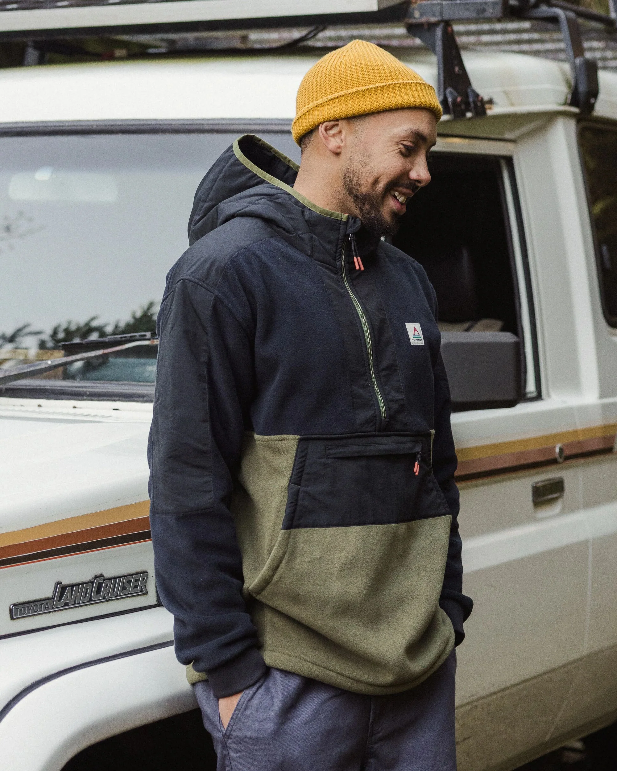 Woodland Hooded Polartec® Fleece - Black/Khaki - Image 3